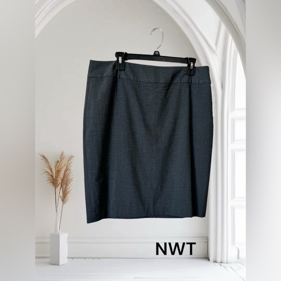 The Limited Dresses & Skirts - NWT RETAIL:  $69 THE LIMITED   GRAY  OFFICE/CAREER SKIRT  SIZE: 14    #Z